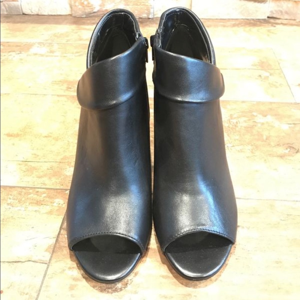 Nine West booties open toe size 10